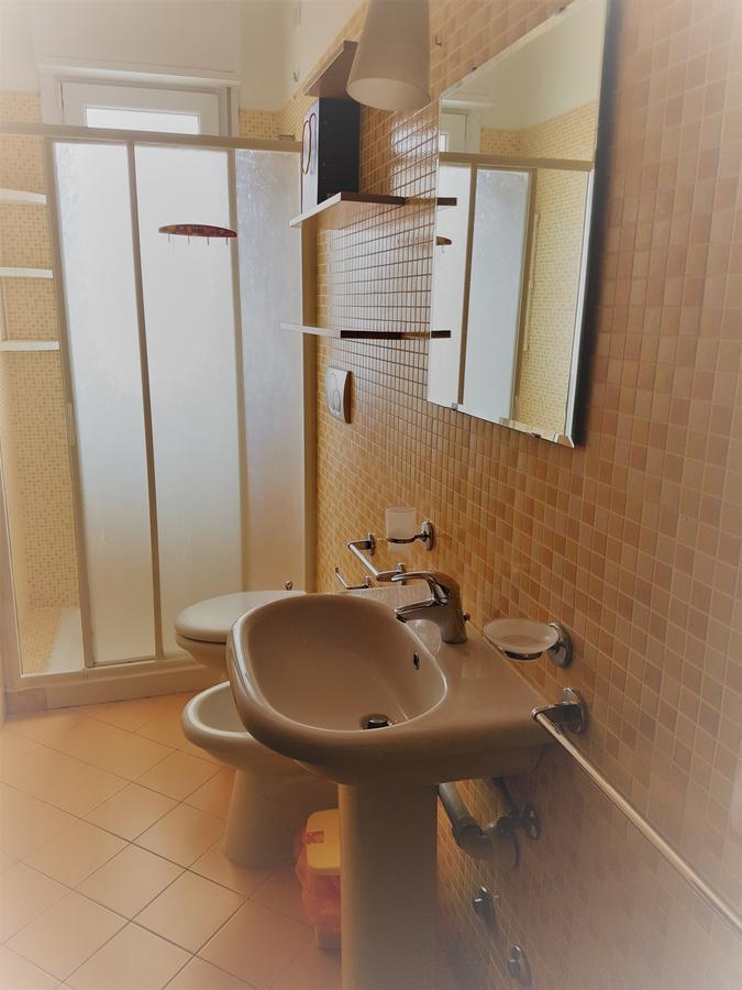 Residence Uno Studio&Suites リミニ エクステリア 写真