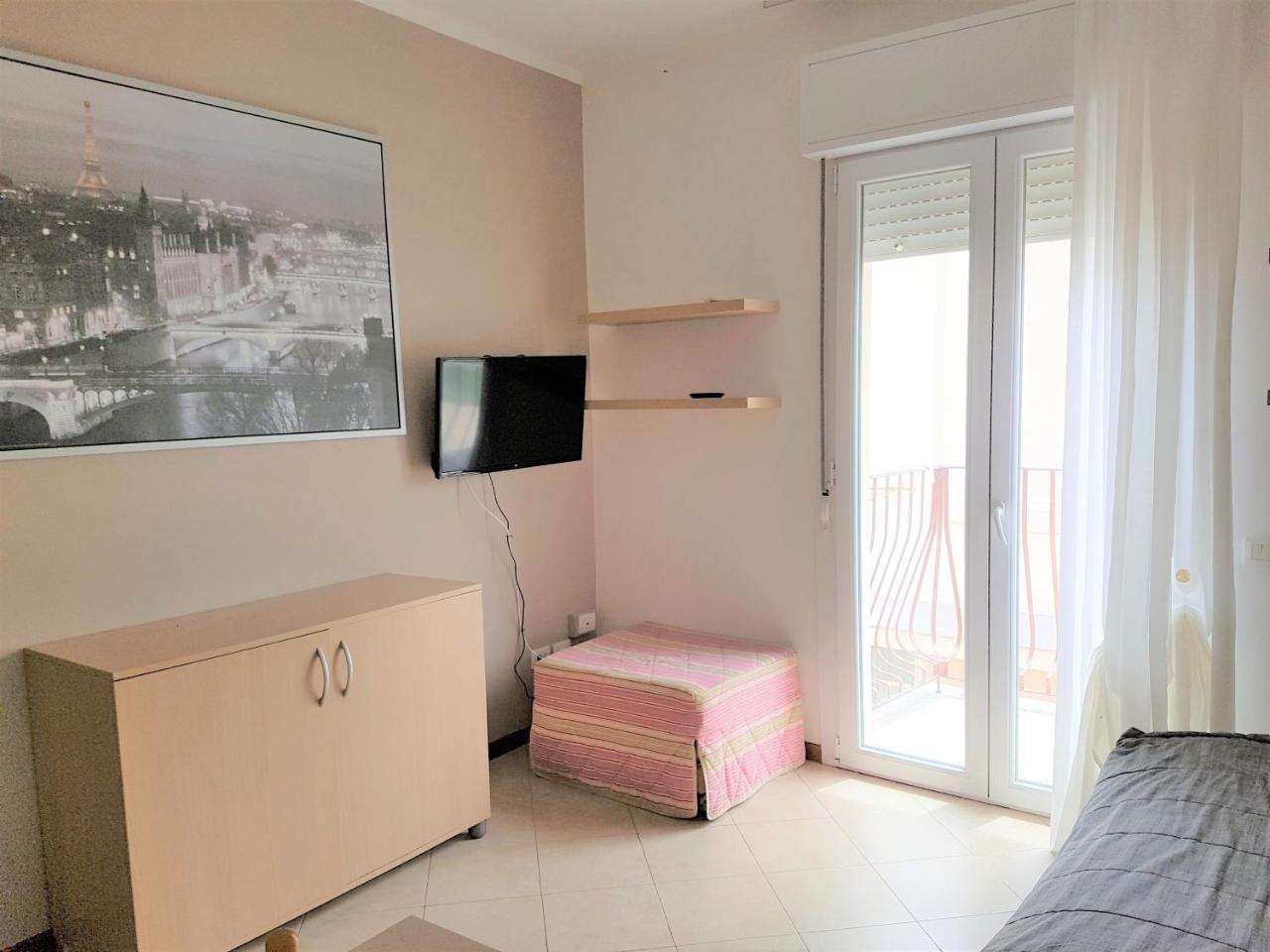 Residence Uno Studio&Suites リミニ エクステリア 写真