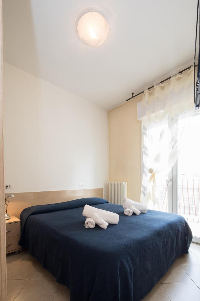 Residence Uno Studio&Suites リミニ エクステリア 写真